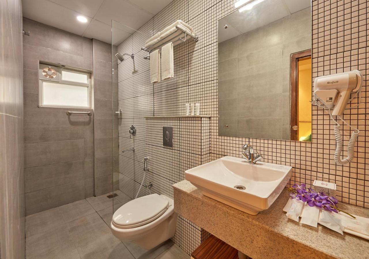 Regenta Inn Indiranagar Bangalore Bagian luar foto