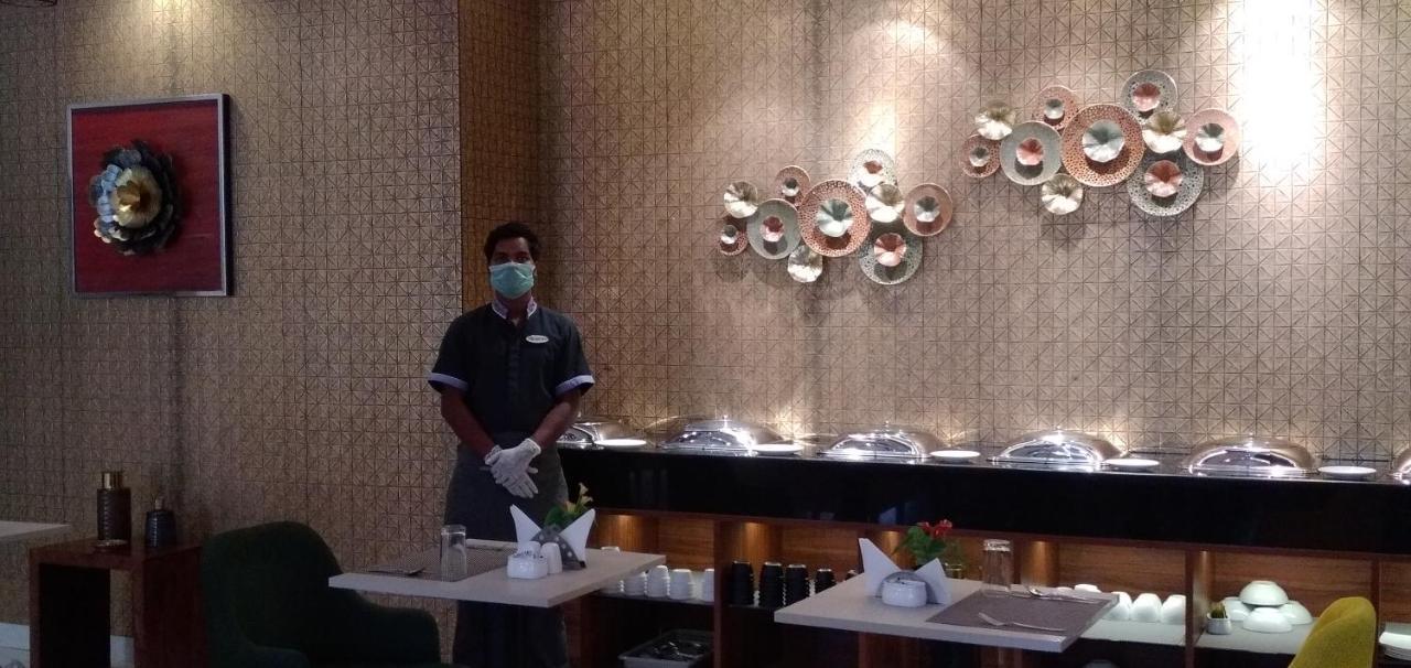 Regenta Inn Indiranagar Bangalore Bagian luar foto