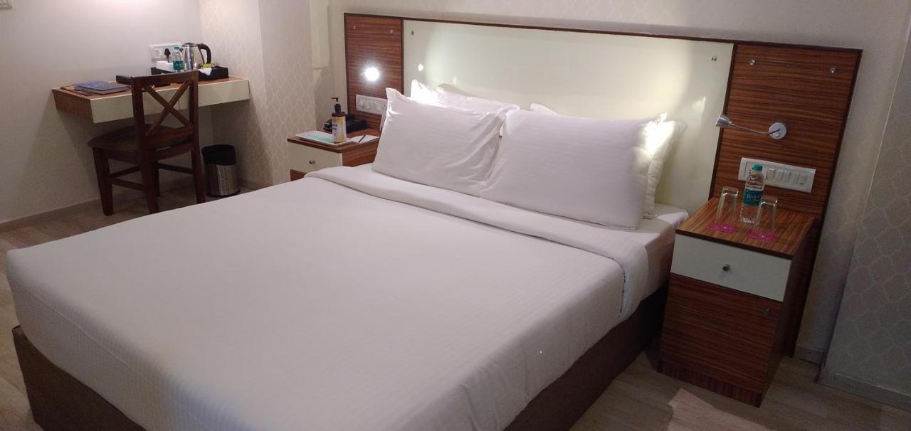 Regenta Inn Indiranagar Bangalore Bagian luar foto