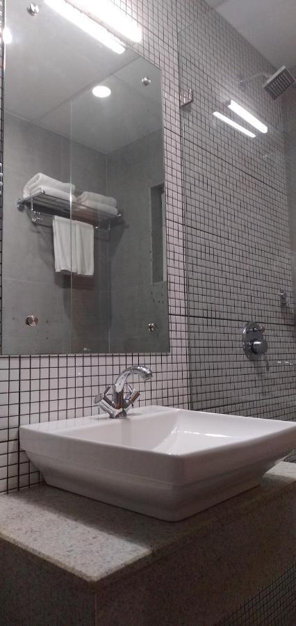 Regenta Inn Indiranagar Bangalore Bagian luar foto